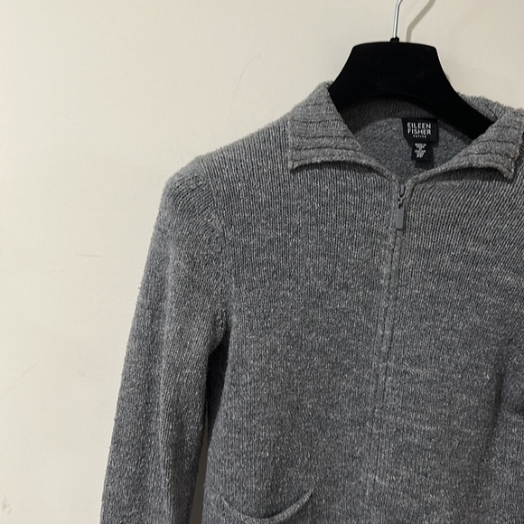 • Eileen Fisher • Women’s Zip Up Long Sleeve Sweater Gray PP / Fits like a Small - Picture 3 of 5